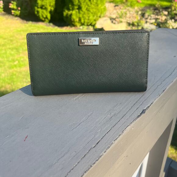 KATE SPADE Hunter Green Wallet - Picture 1 of 5